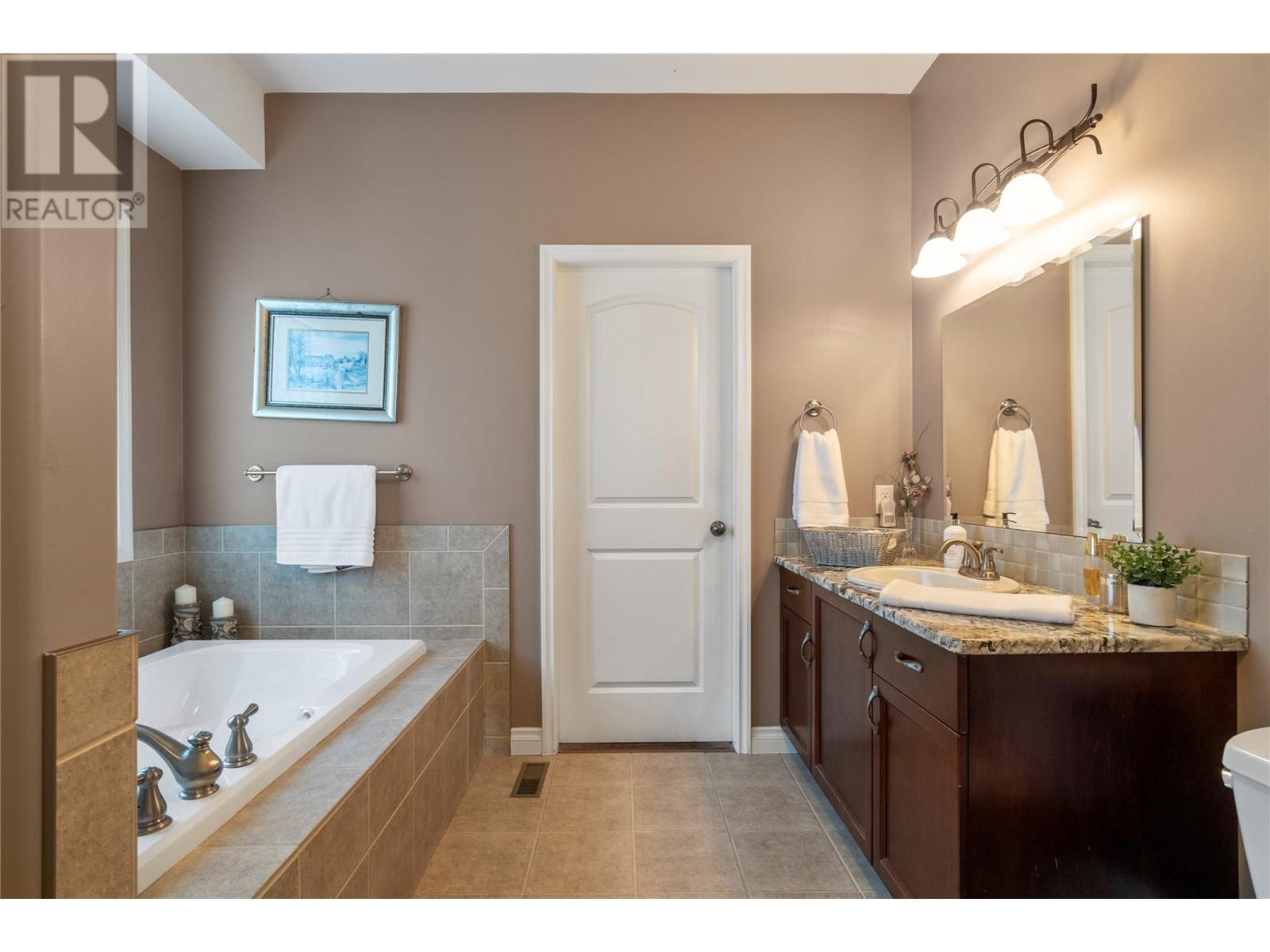 2743 Golf Course Drive, Blind Bay