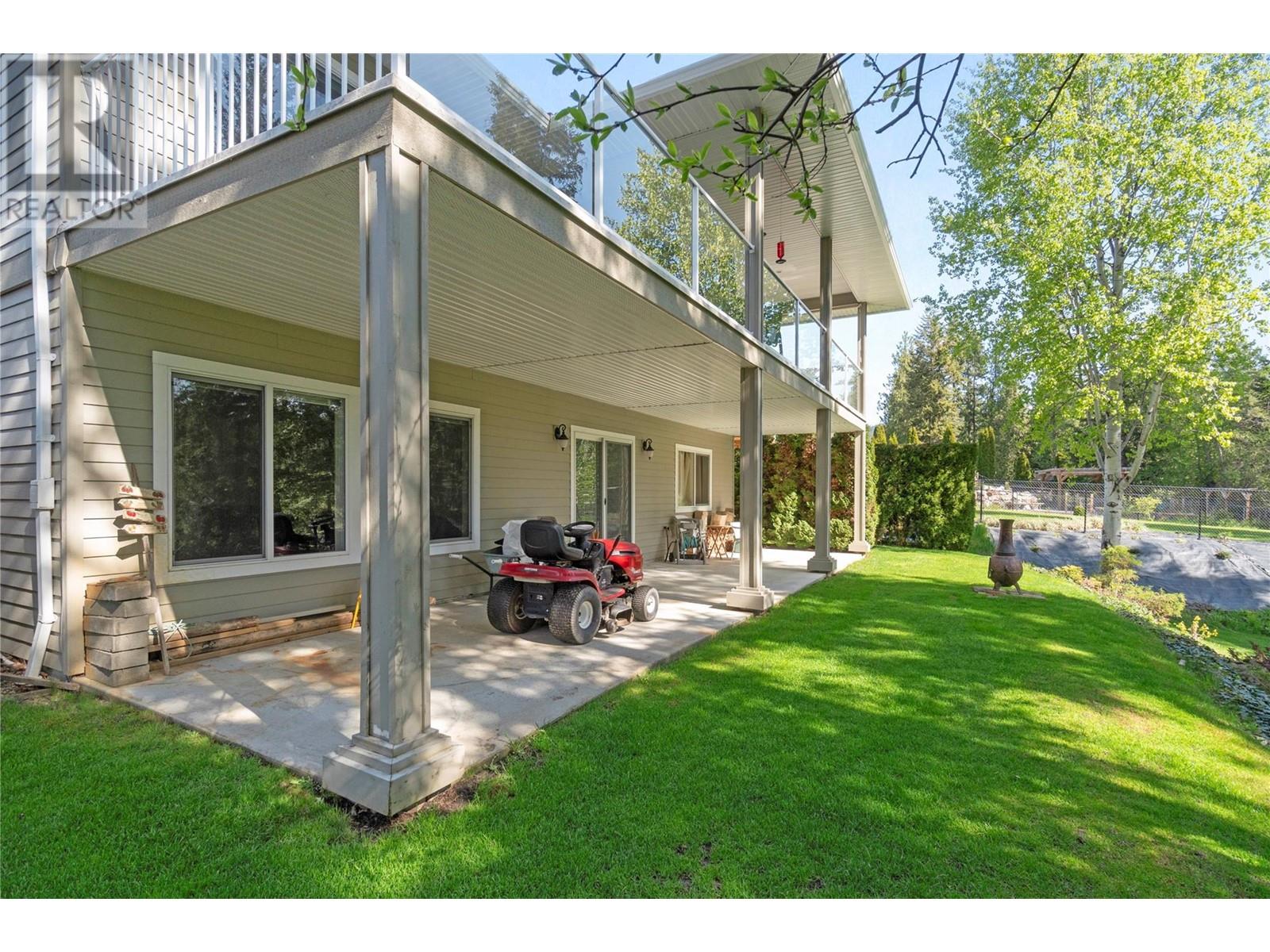 2743 Golf Course Drive, Blind Bay