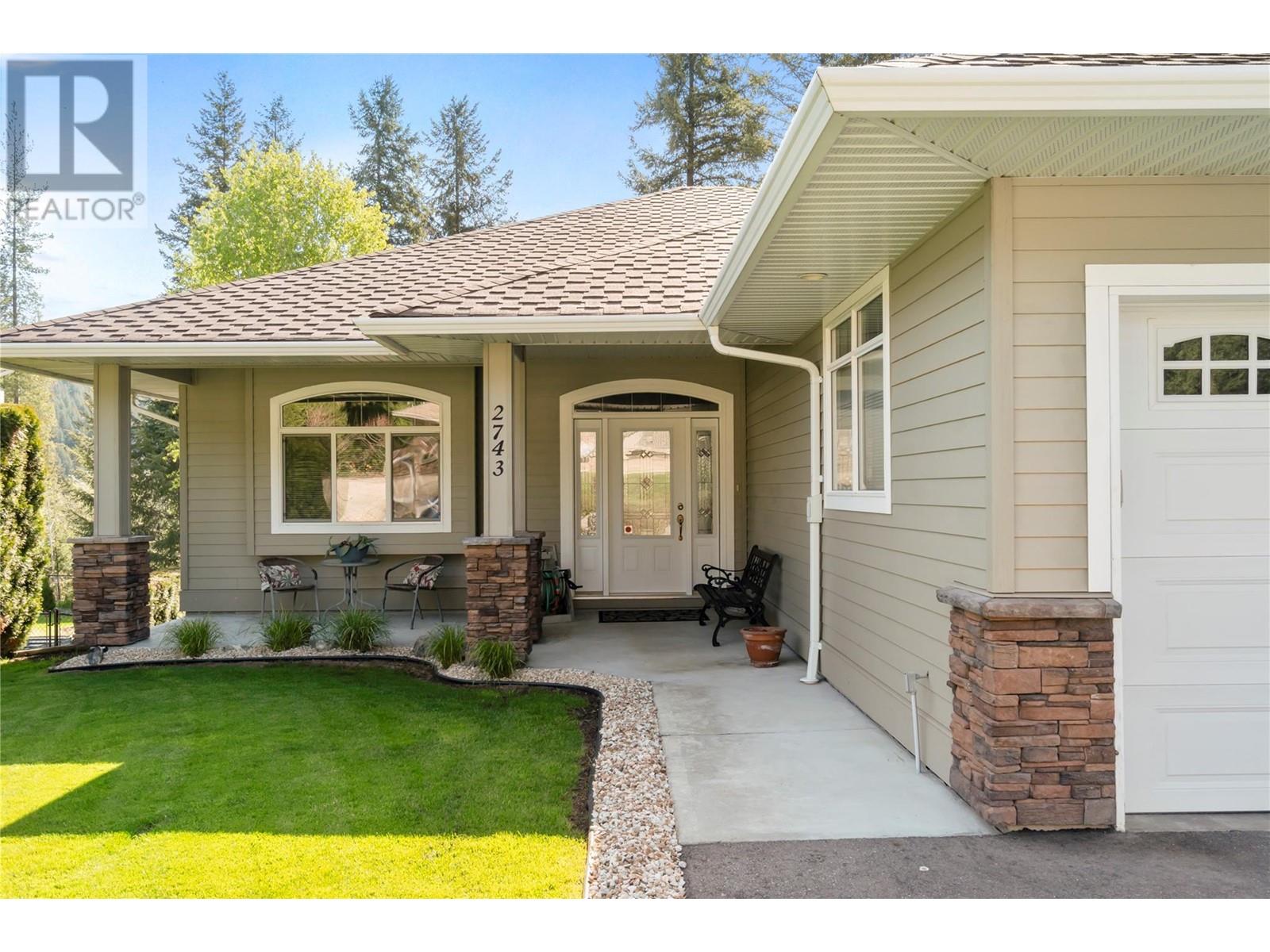 2743 Golf Course Drive, Blind Bay