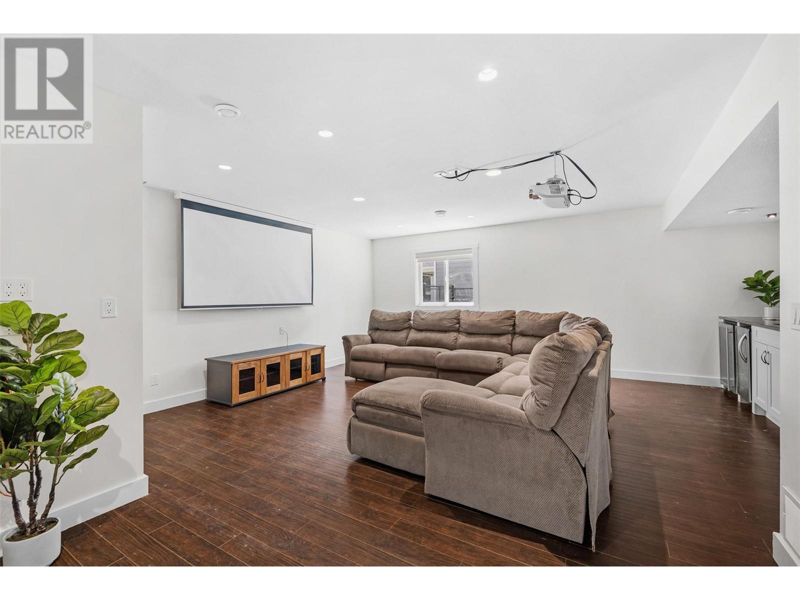  13023 Shoreline Drive, Lake Country