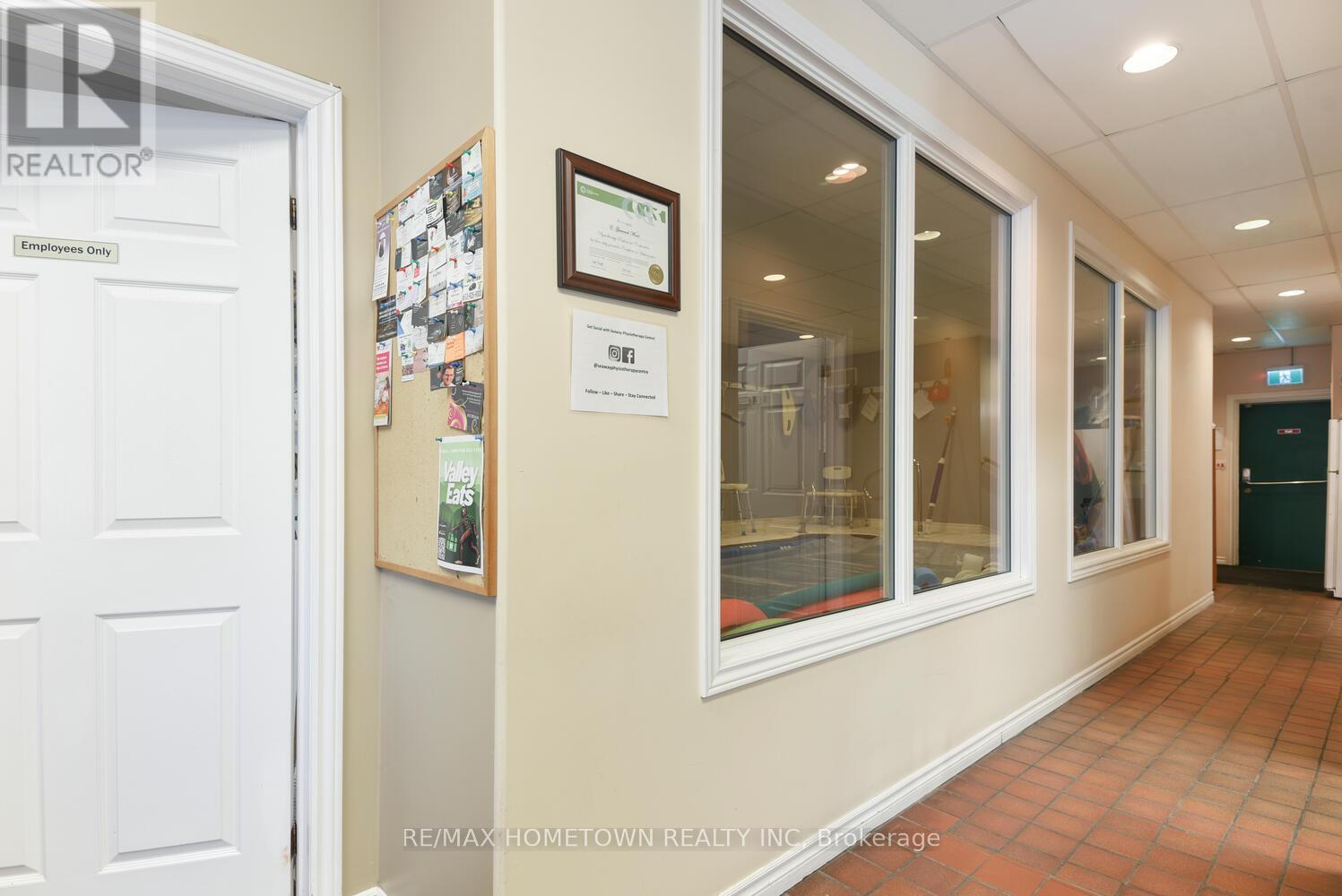Photo 16 of 102 Centre Street, Prescott ON