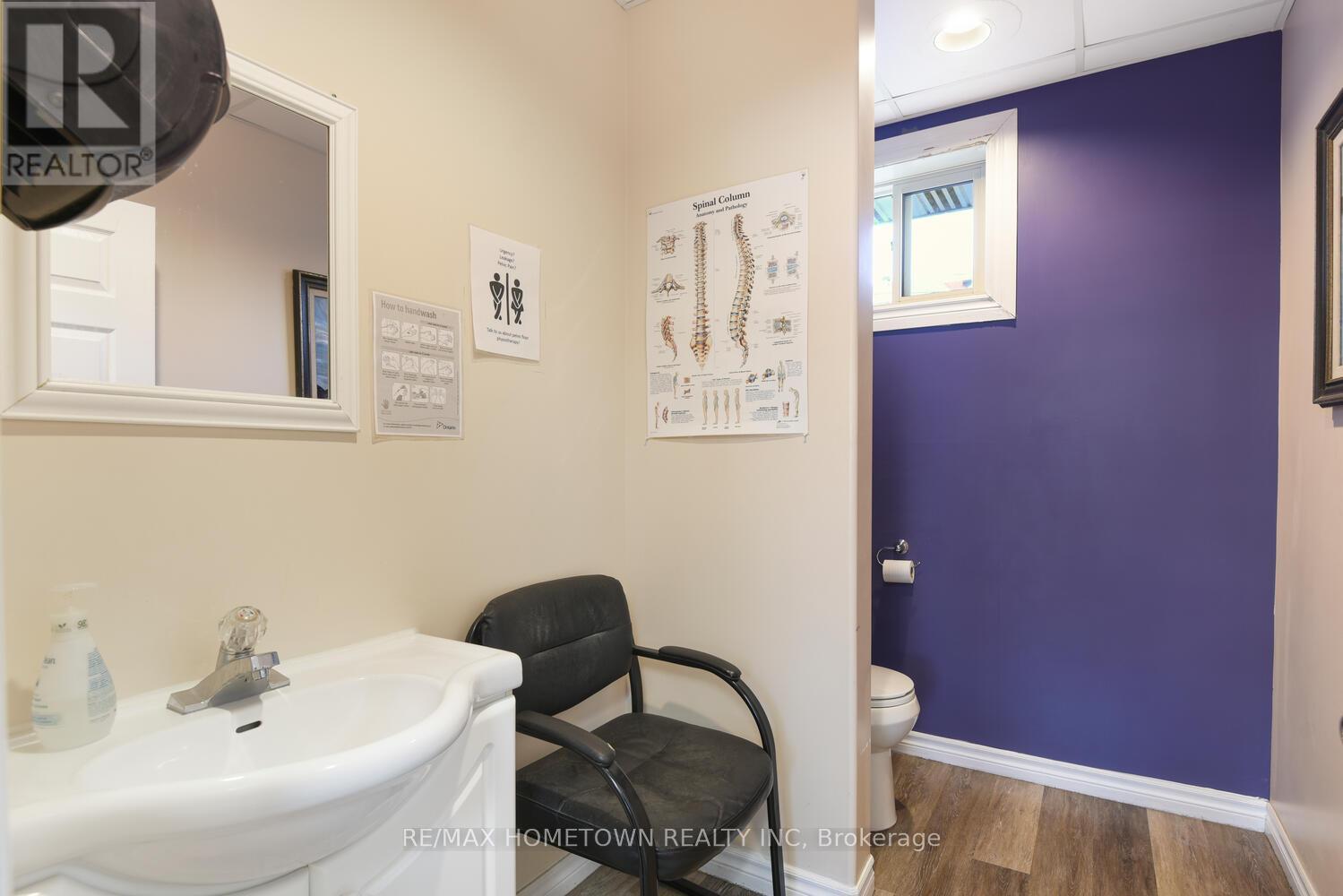 Photo 15 of 102 Centre Street, Prescott ON