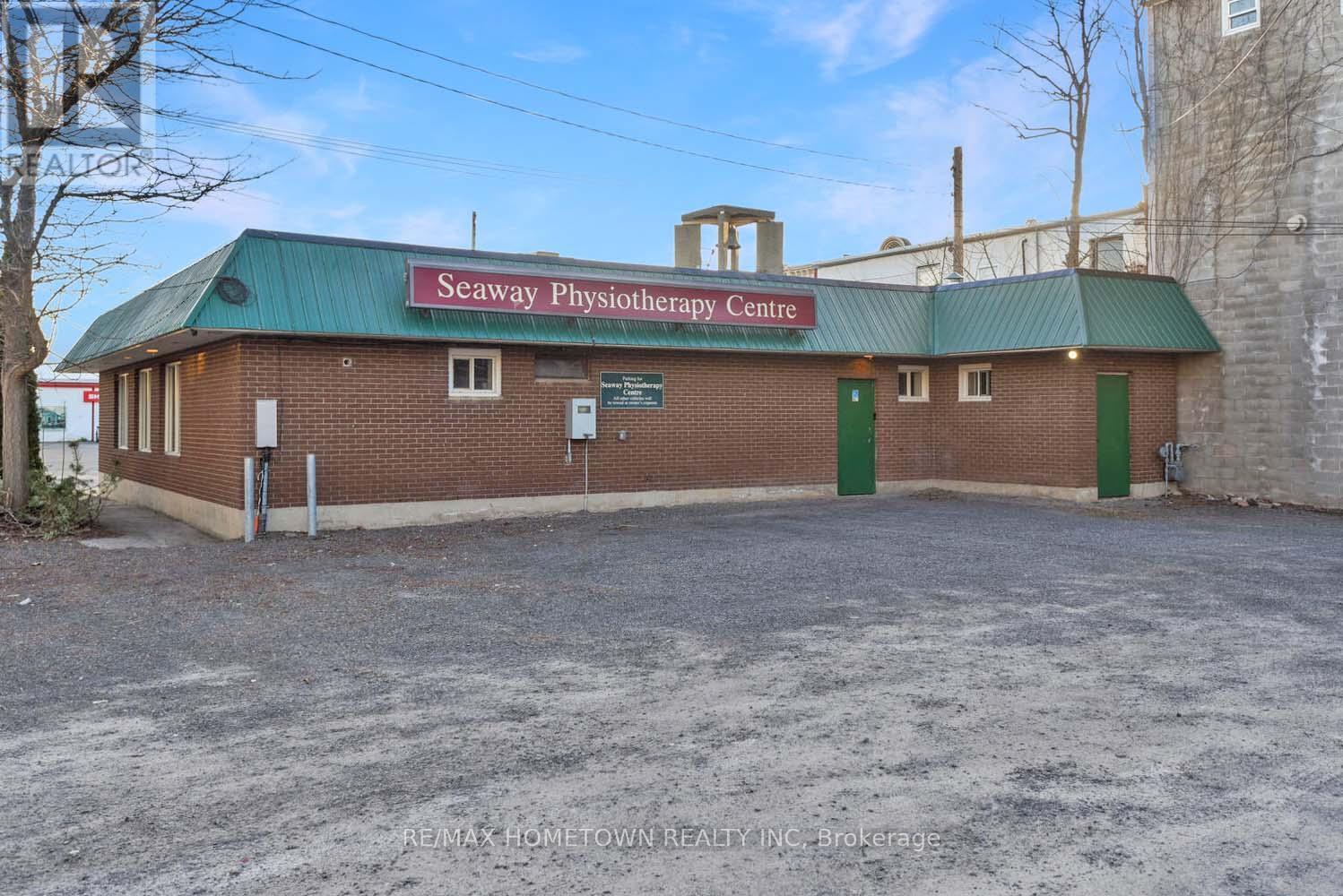 Photo 19 of 102 Centre Street, Prescott ON