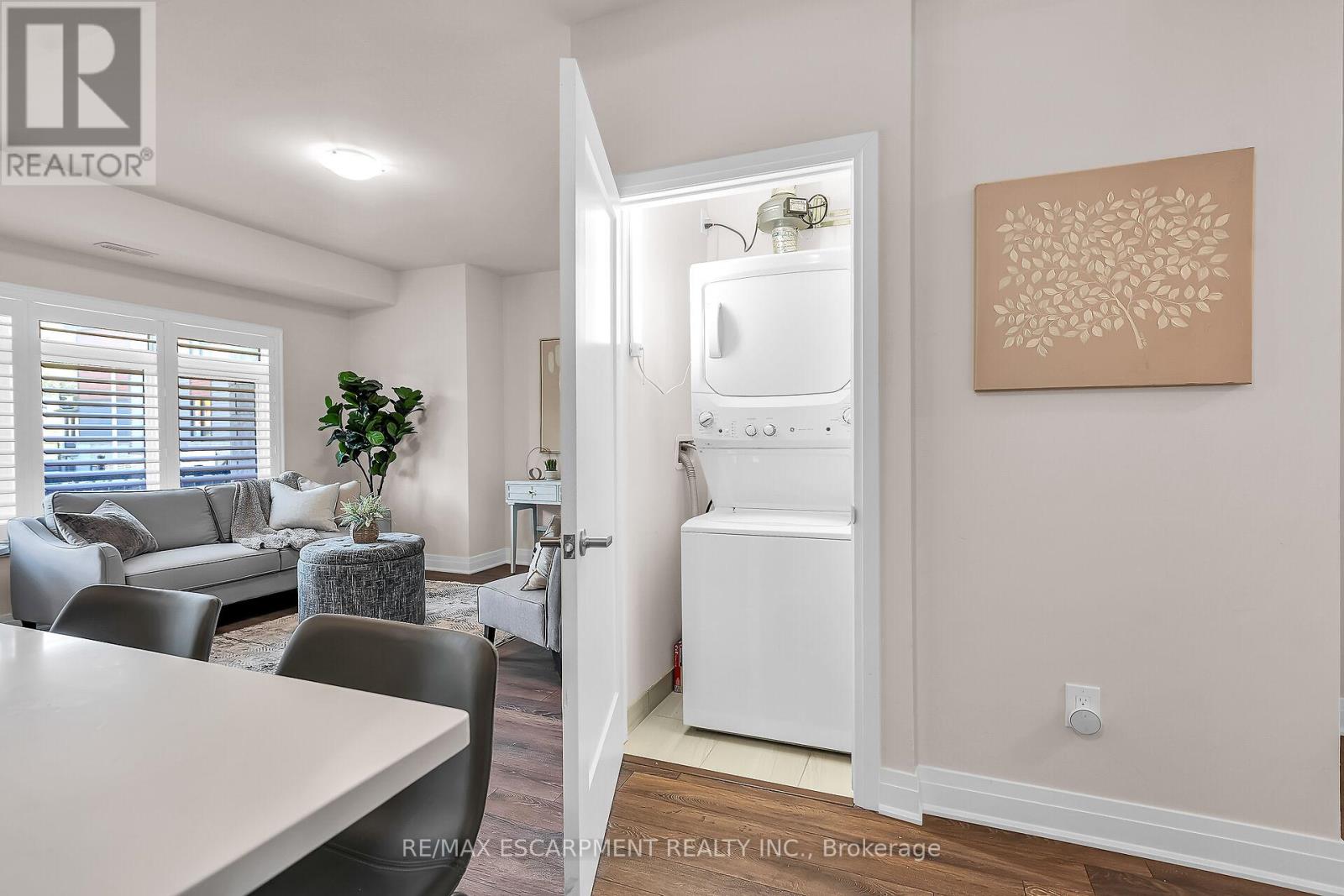 Photo 19 of 35 2 Willow Street, Brant ON