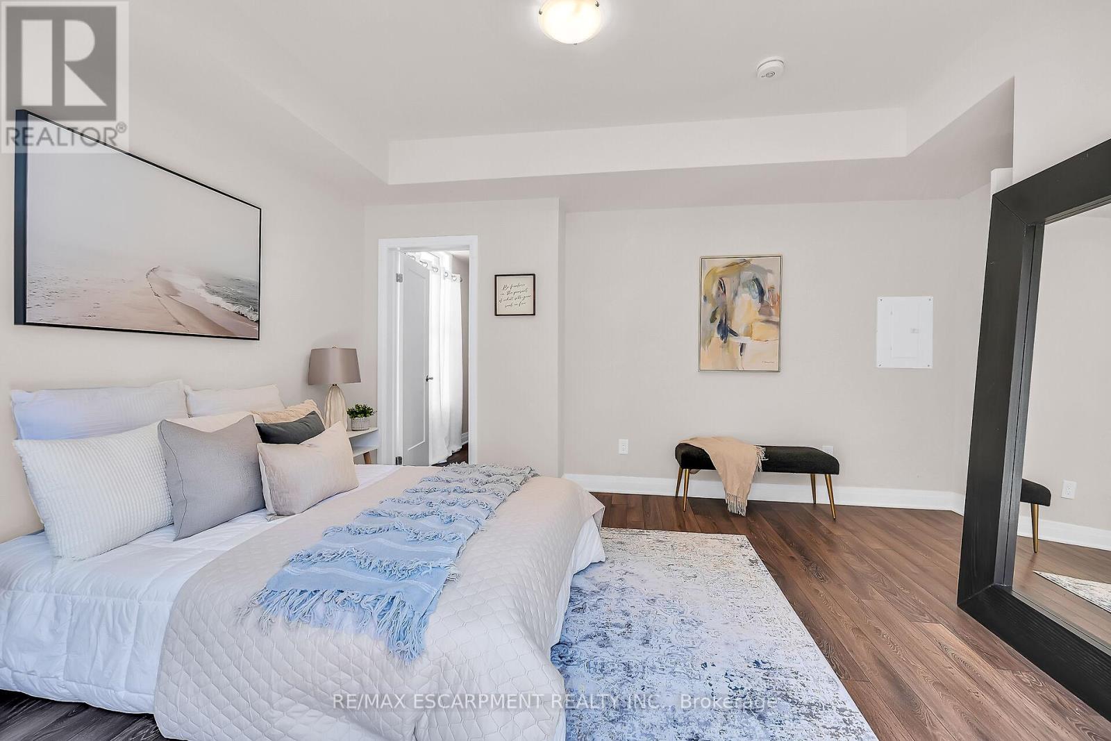 Photo 22 of 35 2 Willow Street, Brant ON