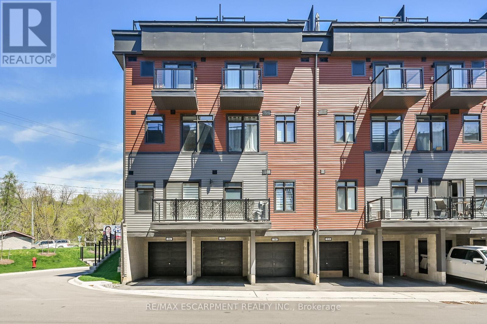 Photo 3 of 35 2 Willow Street, Brant ON