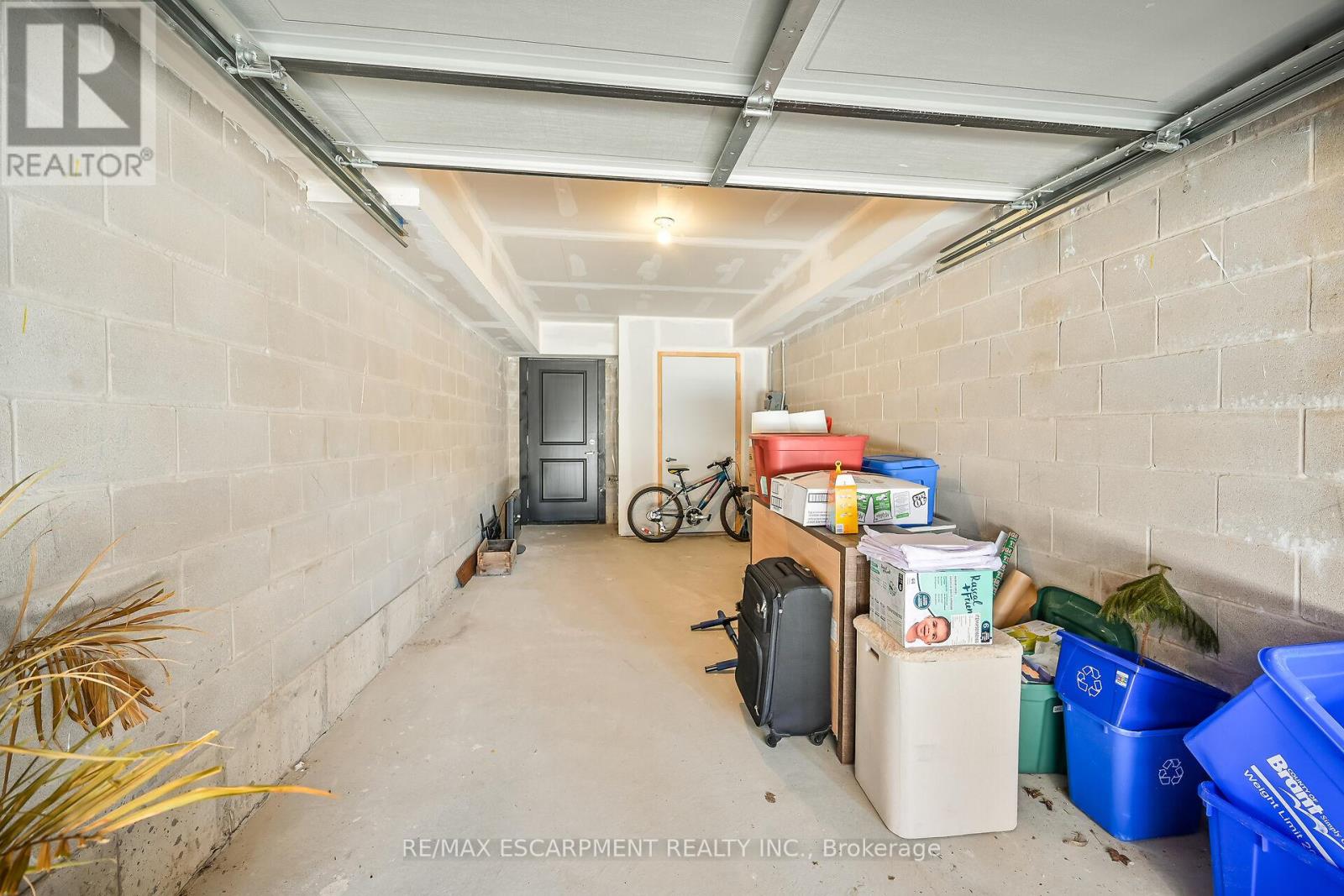 Photo 34 of 35 2 Willow Street, Brant ON