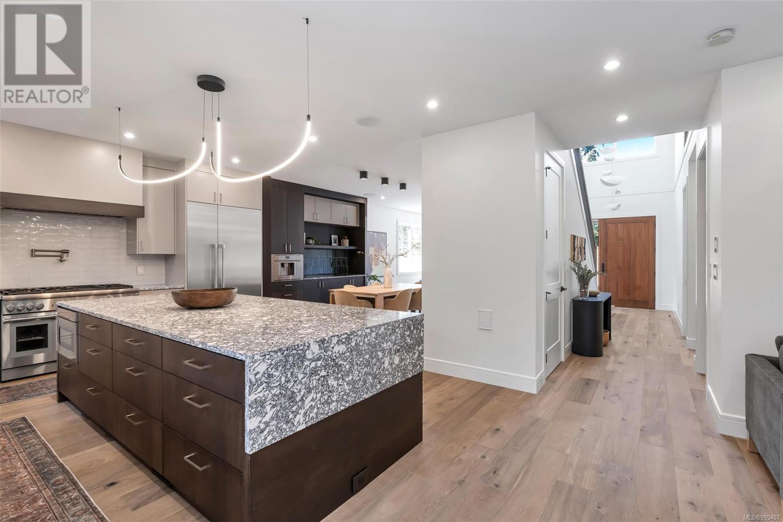  2582 Sherwood Lane, Saanich