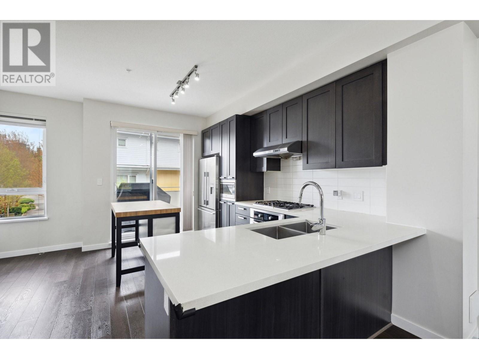 Photo 8 of 3170 Pierview Crescent, Vancouver BC