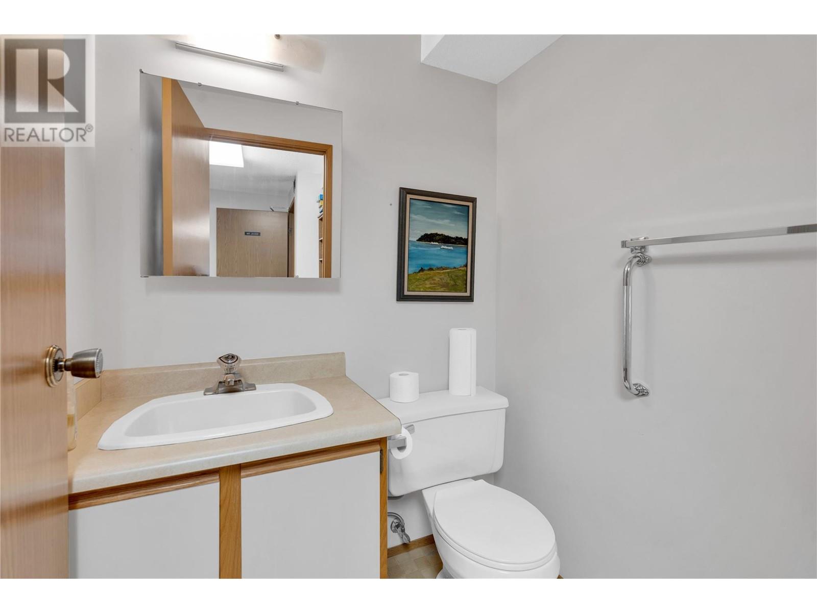 103 187 Warren Avenue, Penticton