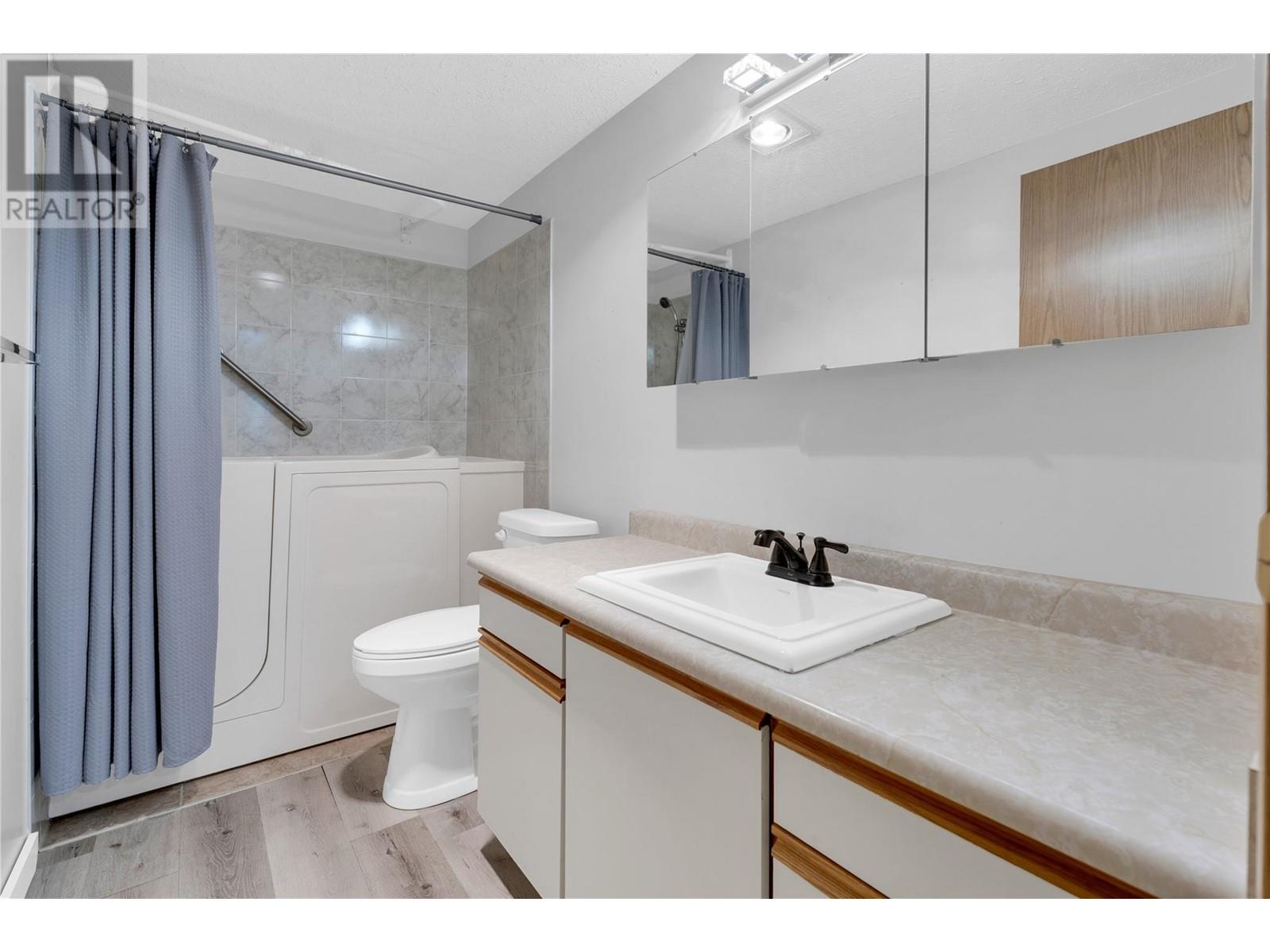103 187 Warren Avenue, Penticton