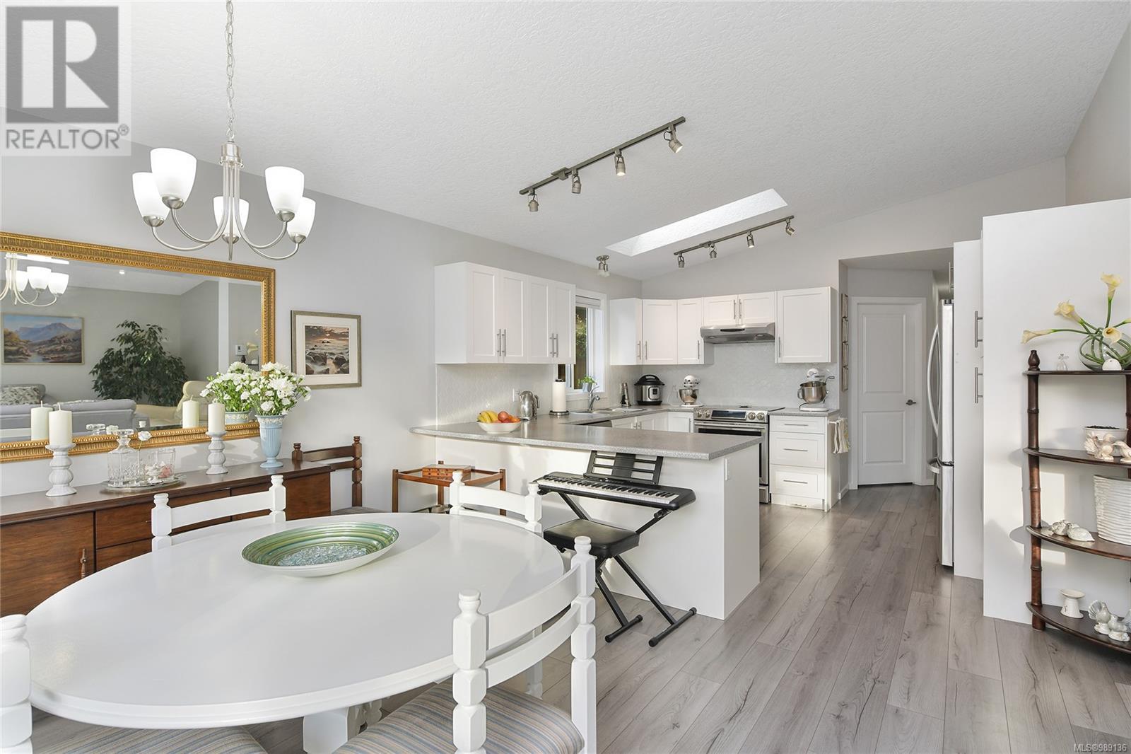 51 7586 Tetayut Road, Central Saanich