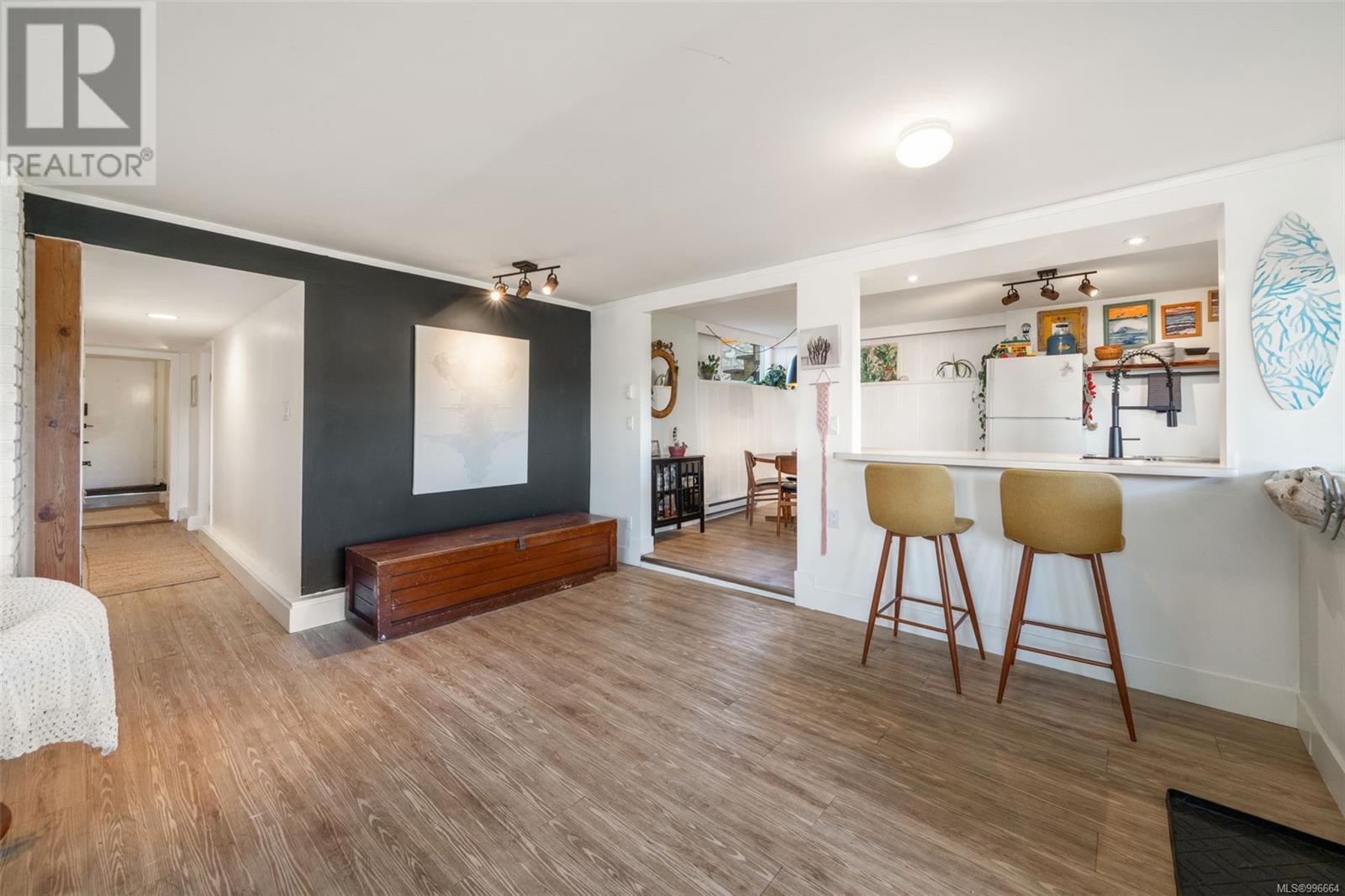 996 Greenridge Crescent, Saanich