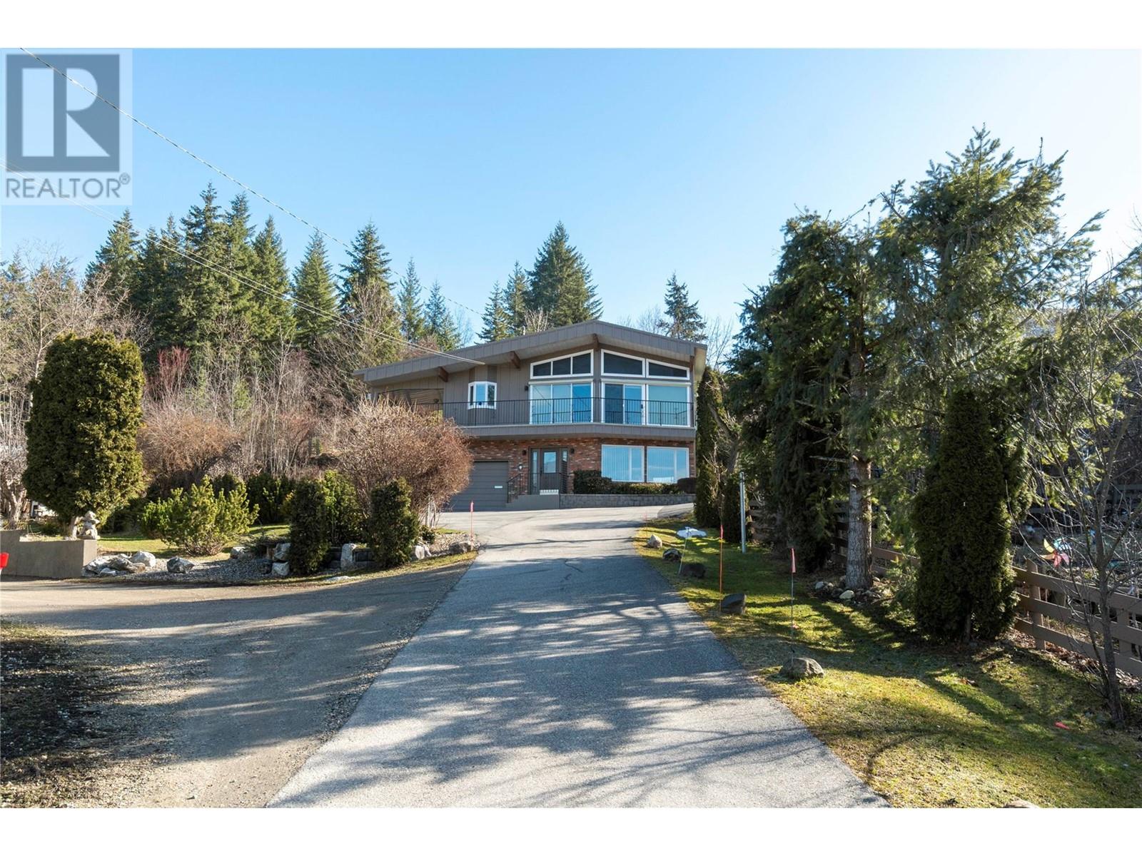 1280 Lakeshore Road NE, Salmon Arm