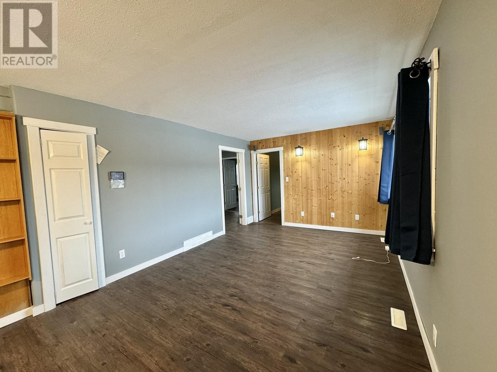 6007 WALNUT ROAD, Horse Lake