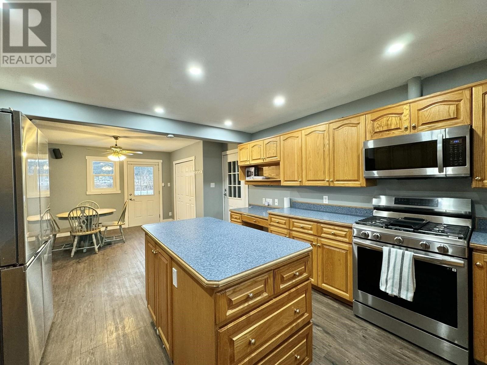 6007 WALNUT ROAD, Horse Lake