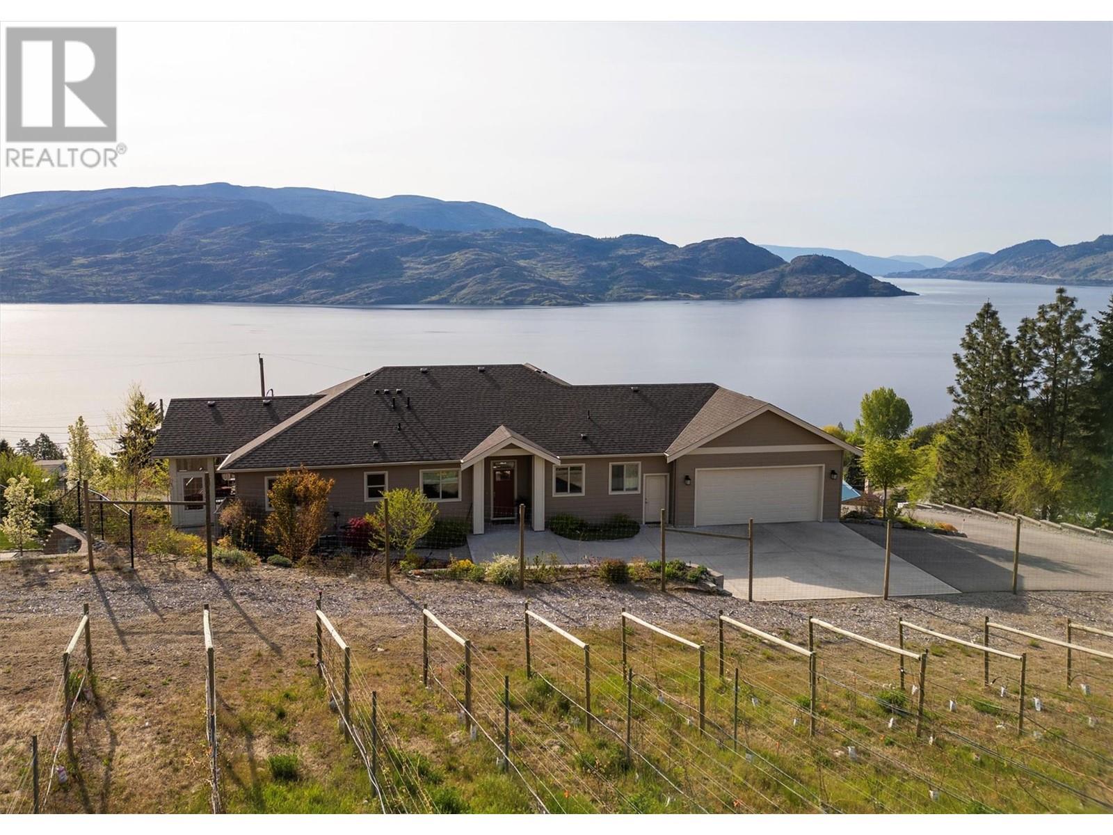 5884 MacGregor Road, Peachland