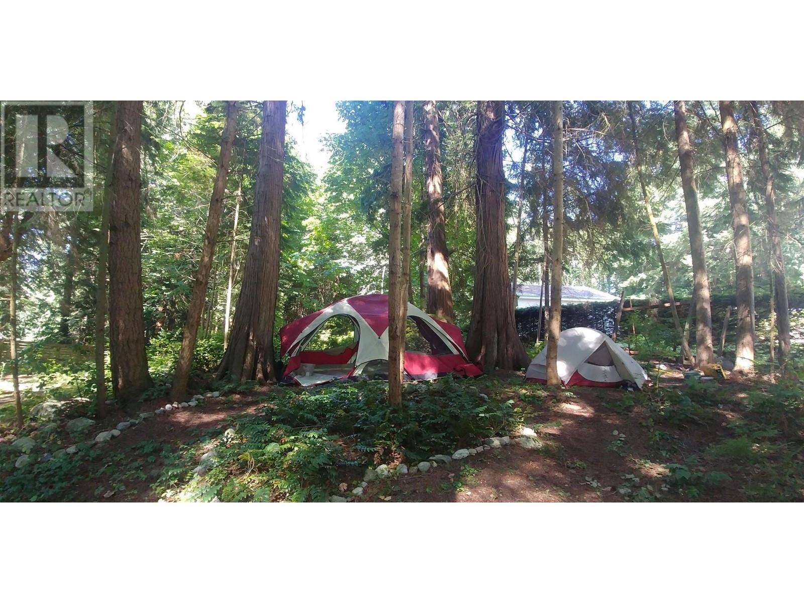 6035 KINGFISHER AVENUE, Sechelt