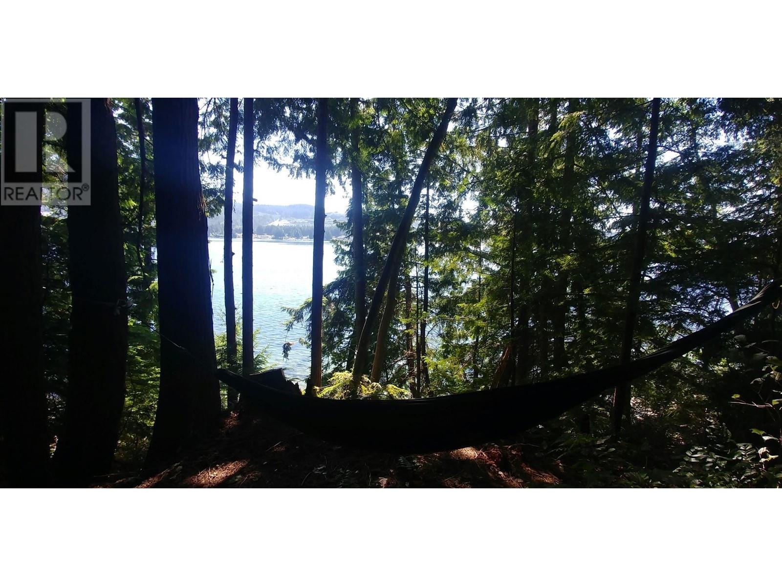 6035 KINGFISHER AVENUE, Sechelt