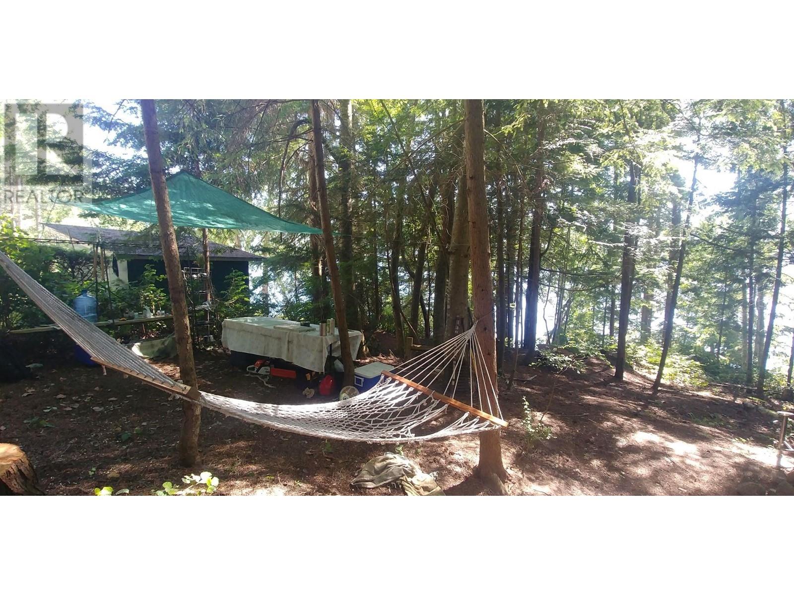 6035 KINGFISHER AVENUE, Sechelt