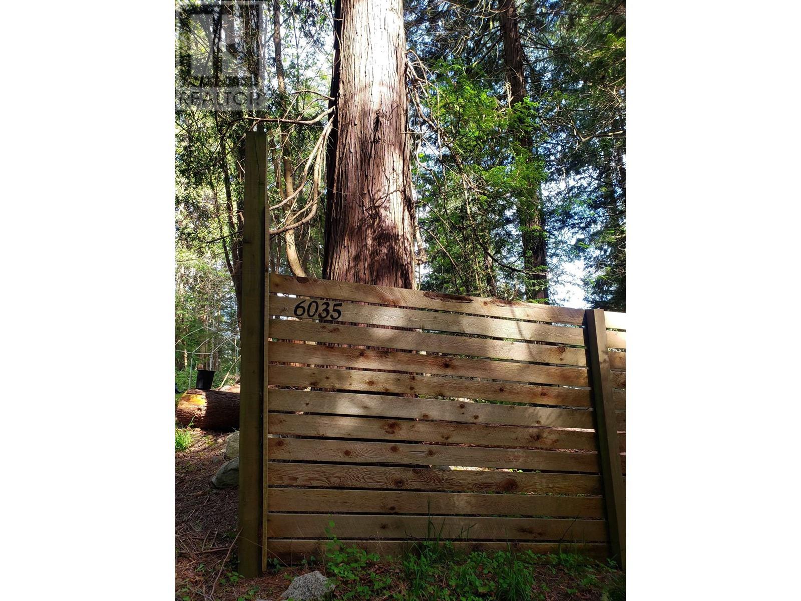 6035 KINGFISHER AVENUE, Sechelt