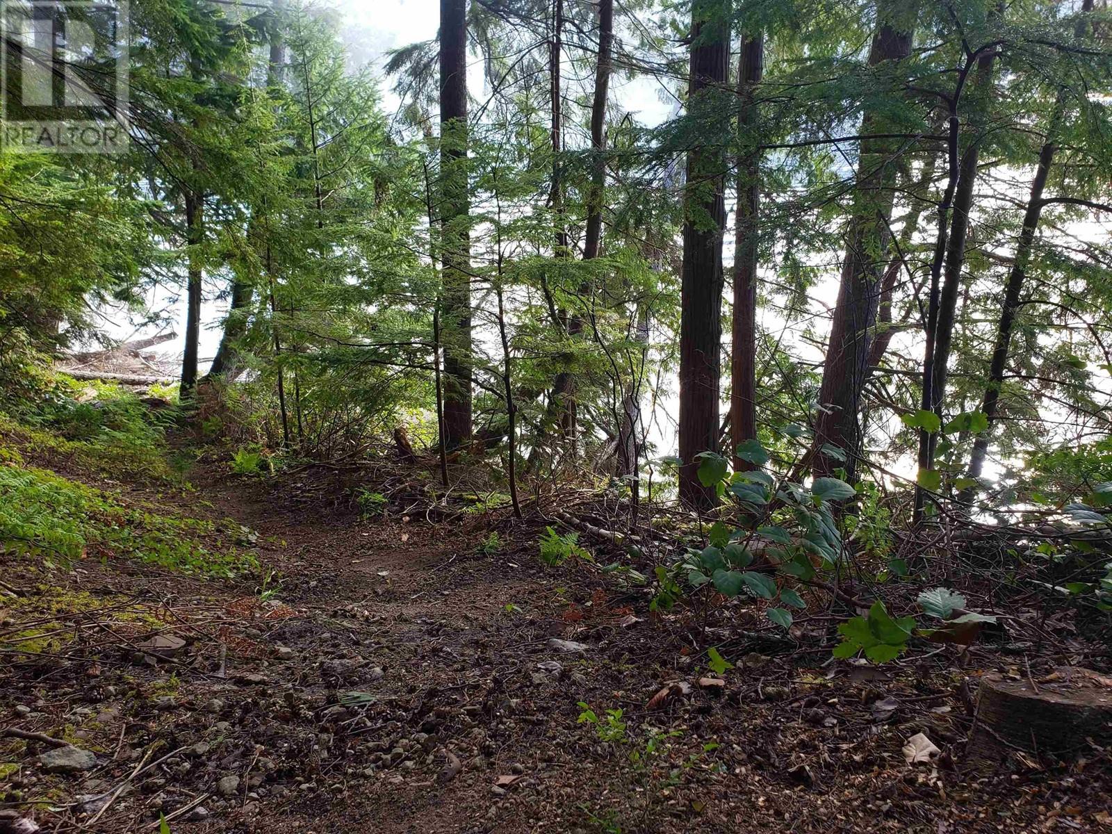 6035 KINGFISHER AVENUE, Sechelt
