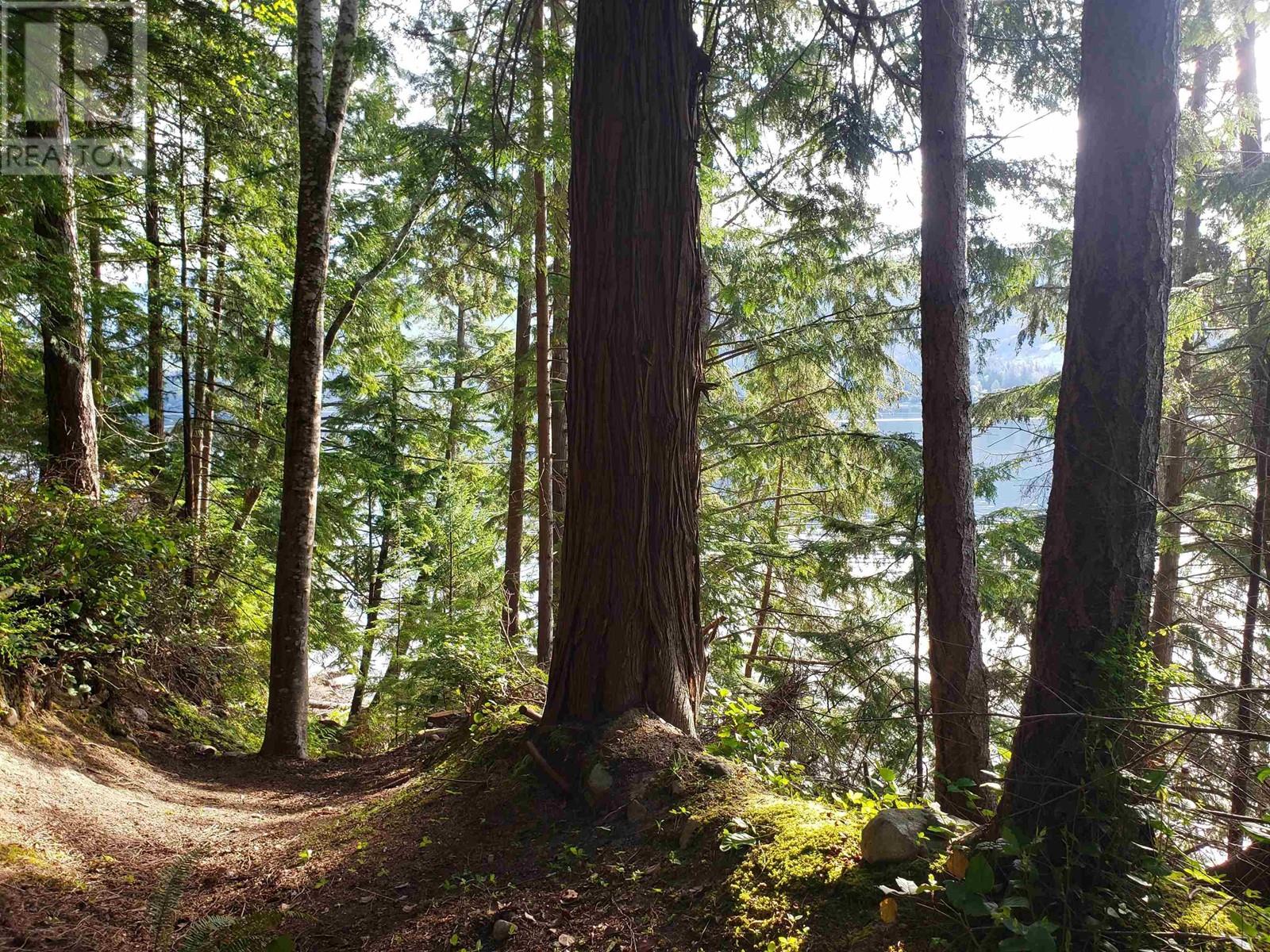 6035 KINGFISHER AVENUE, Sechelt