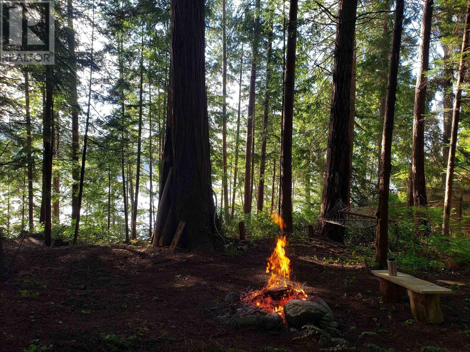 6035 KINGFISHER AVENUE, Sechelt