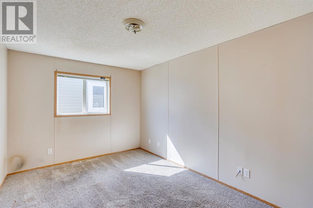 209 Harpe Way, Fort McMurray, Alberta