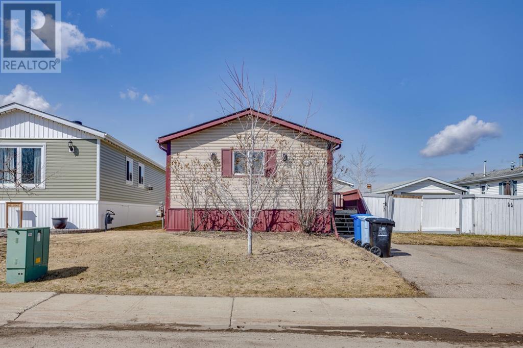 209 Harpe Way, Fort McMurray, Alberta