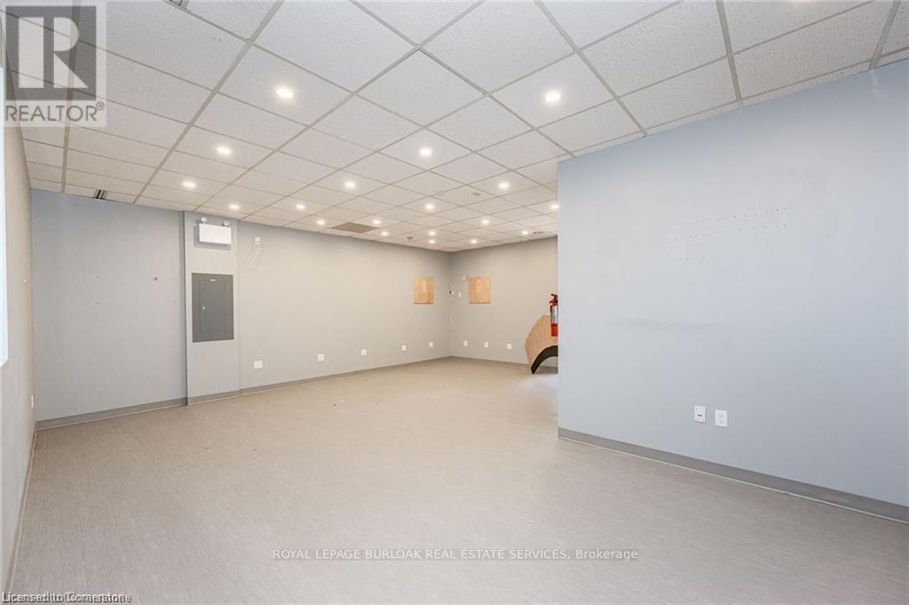 Photo 12 of 103 3430 South Service Road, Burlington ON