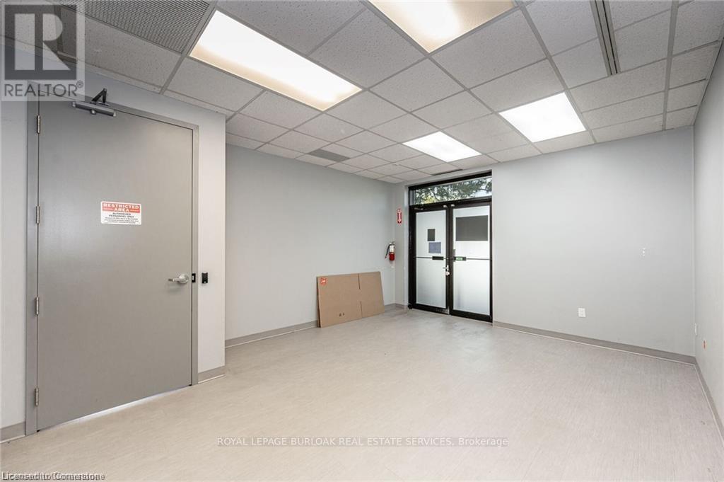 Photo 8 of 103 3430 South Service Road, Burlington ON