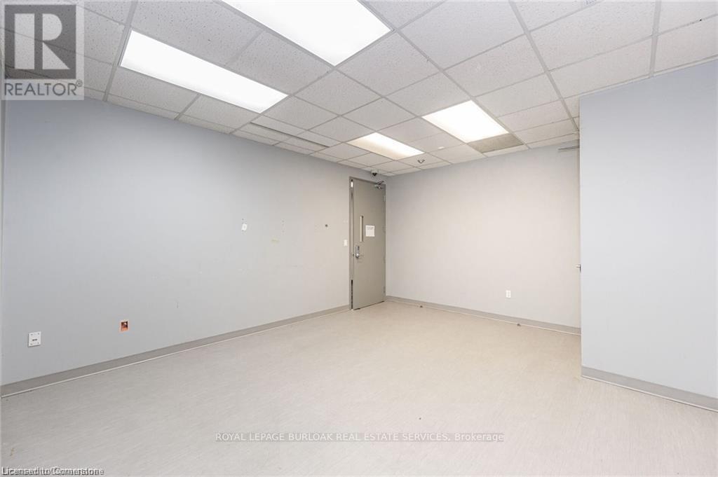 Photo 6 of 103 3430 South Service Road, Burlington ON