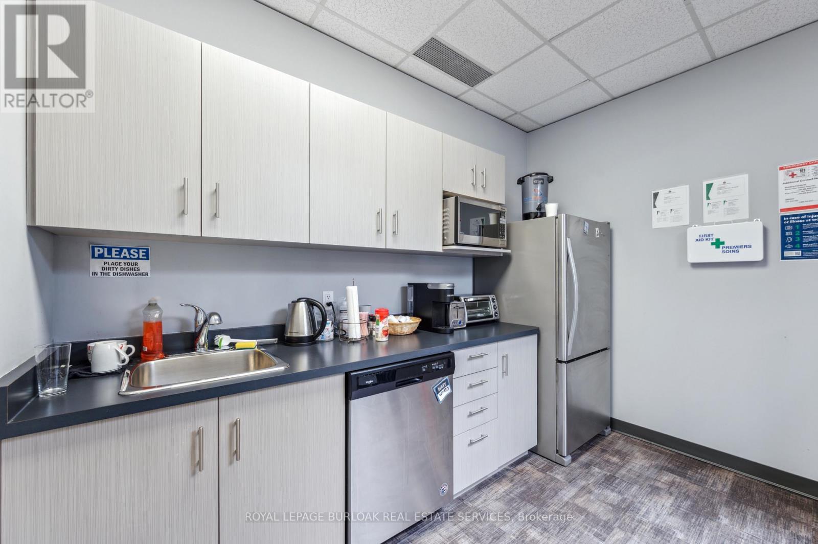 Photo 28 of 200 A 3430 South Service Road, Burlington ON