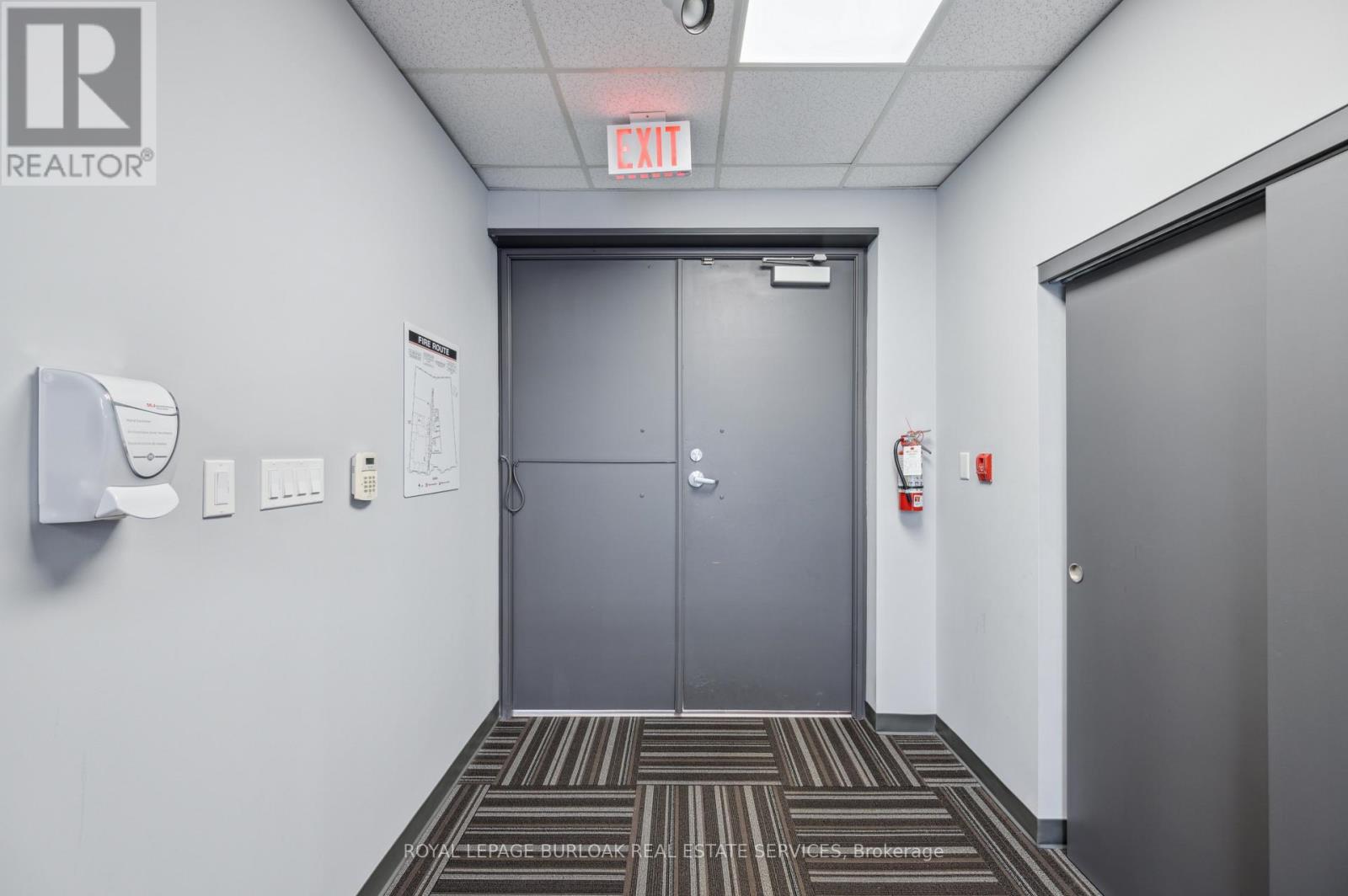 Photo 1 of 200 A 3430 South Service Road, Burlington ON