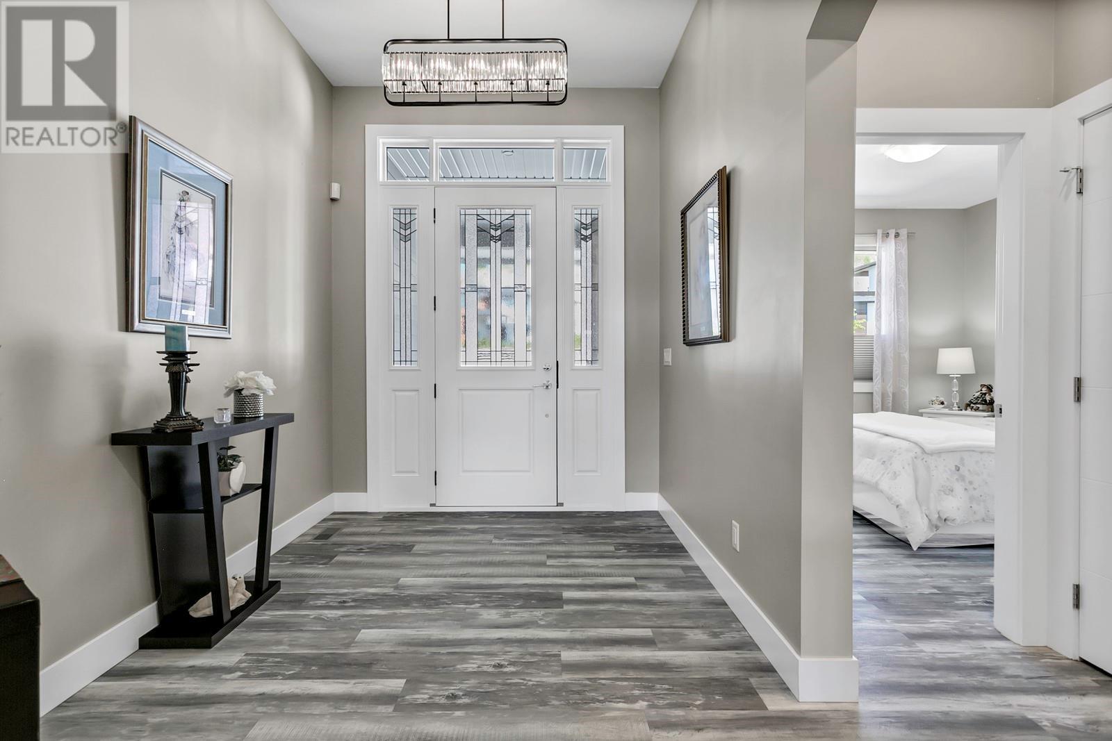  1077 Loseth Drive, Kelowna