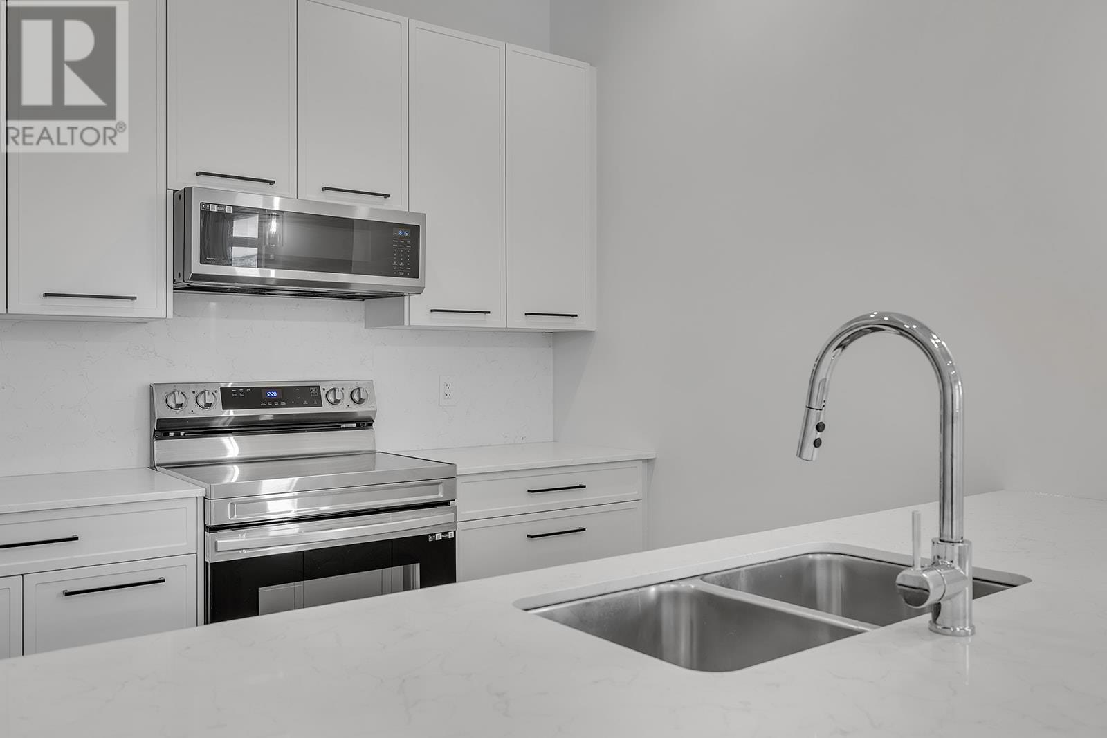 508 1220 Pacific Avenue, Kelowna