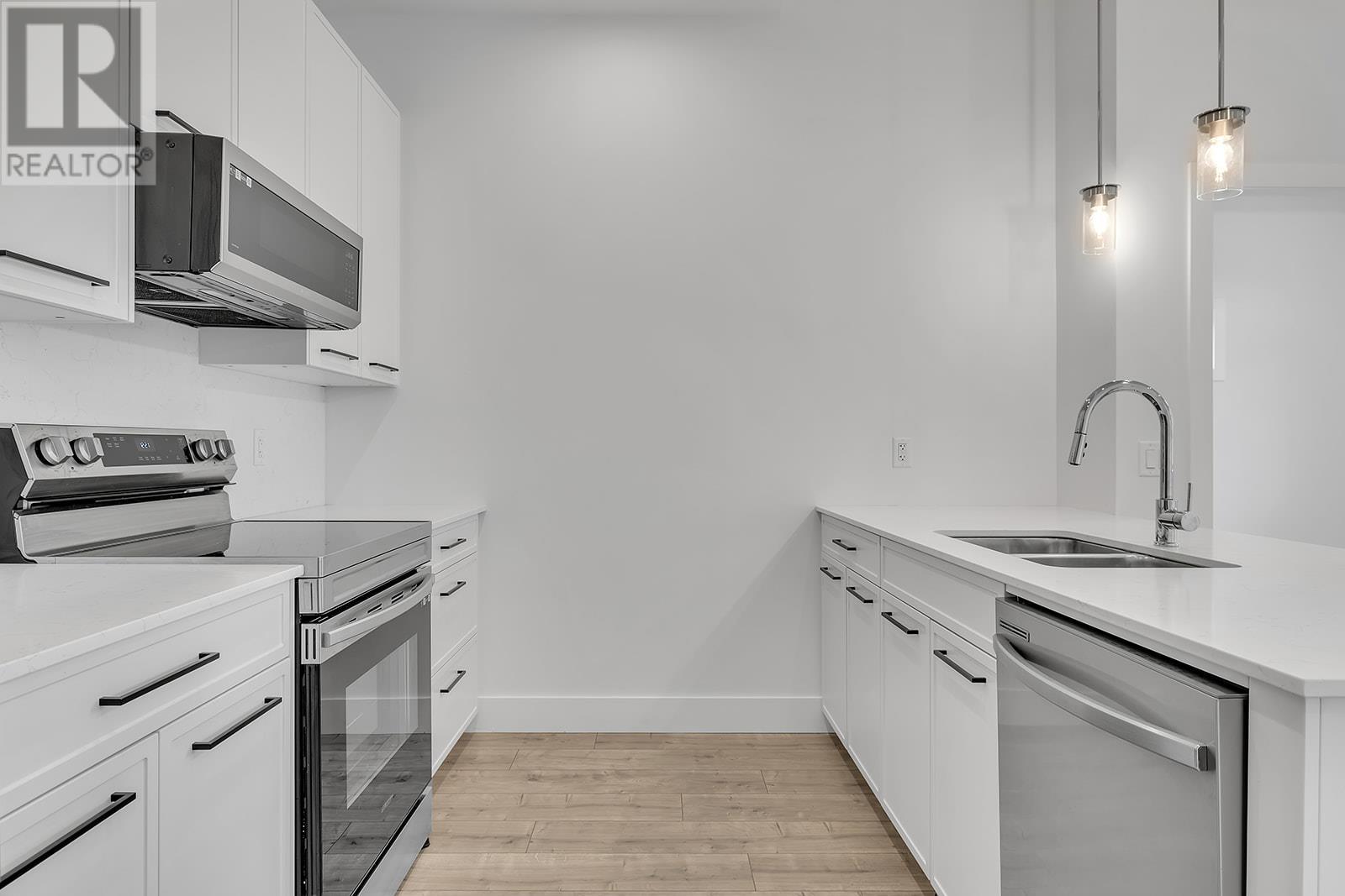 508 1220 Pacific Avenue, Kelowna