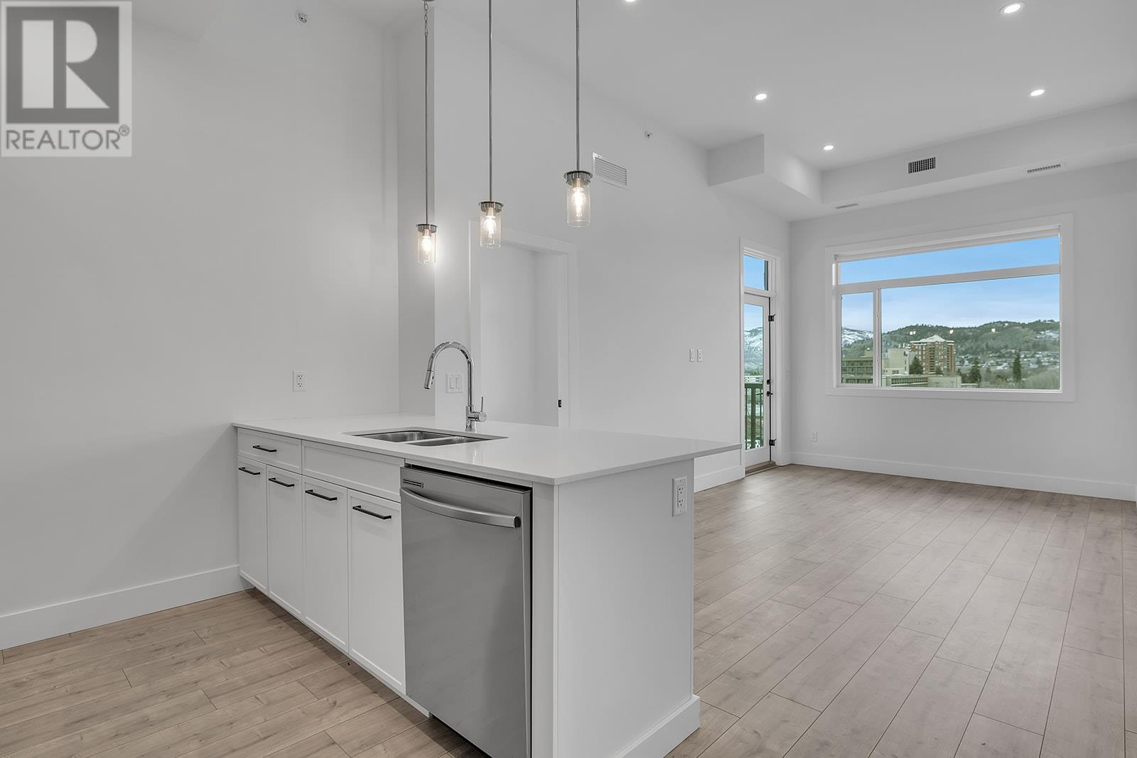 508 1220 Pacific Avenue, Kelowna