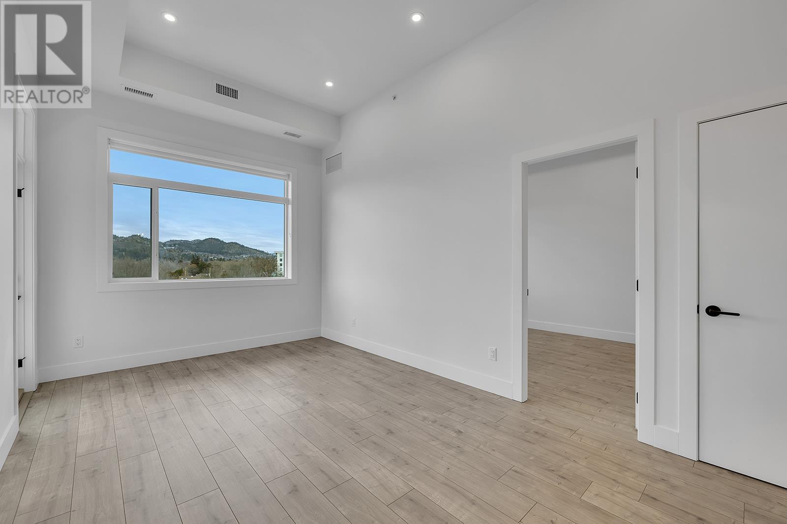 508 1220 Pacific Avenue, Kelowna