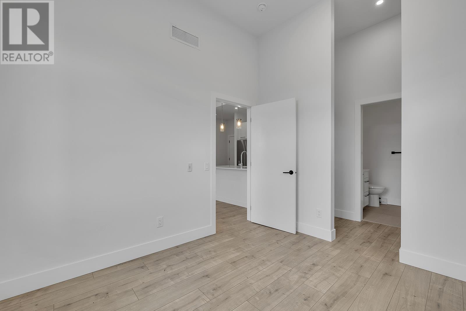 508 1220 Pacific Avenue, Kelowna