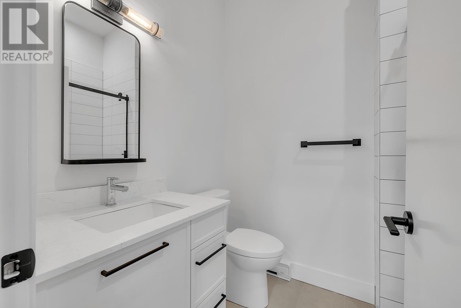 508 1220 Pacific Avenue, Kelowna