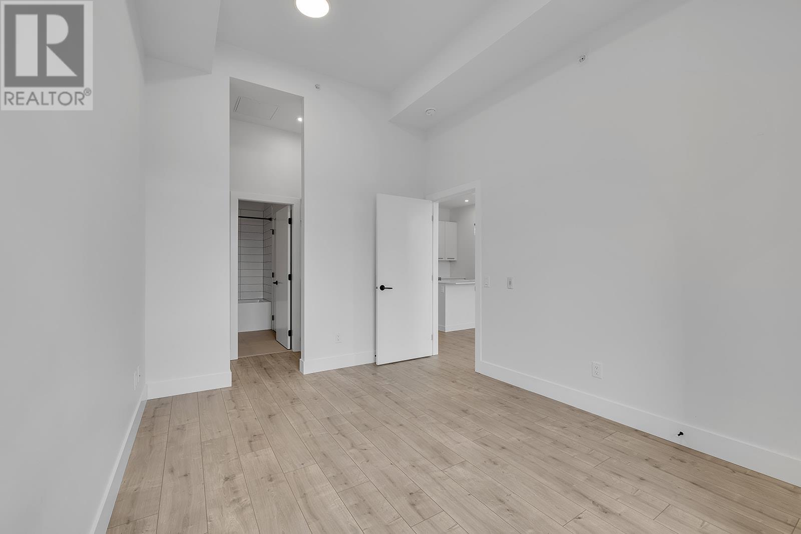 508 1220 Pacific Avenue, Kelowna