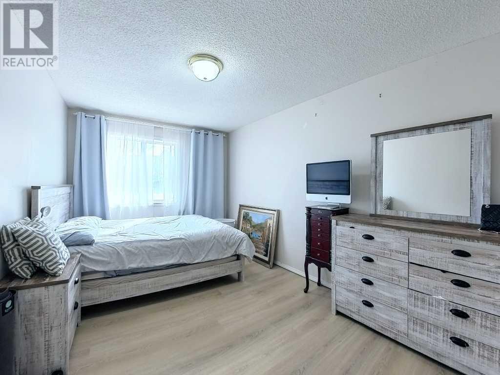 Single Family House for Sale in   Bowness Road NW Bowness Calgary 