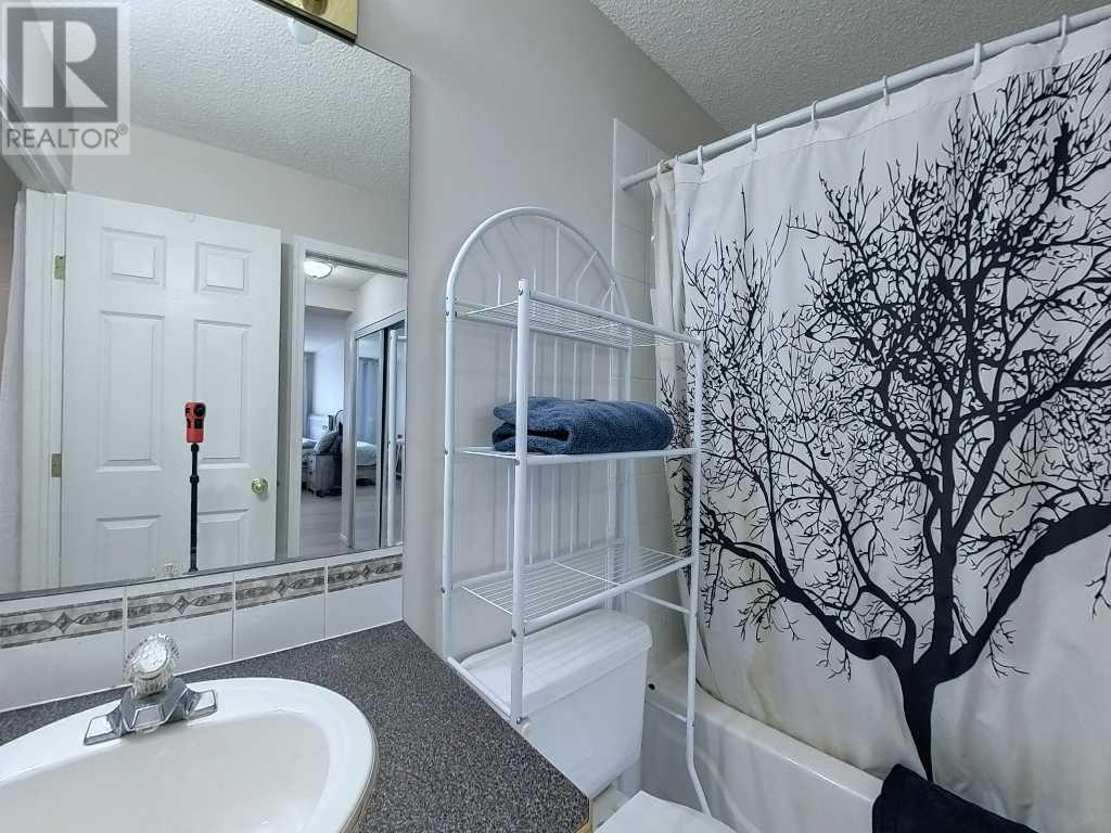 Single Family House for Sale in   Bowness Road NW Bowness Calgary 