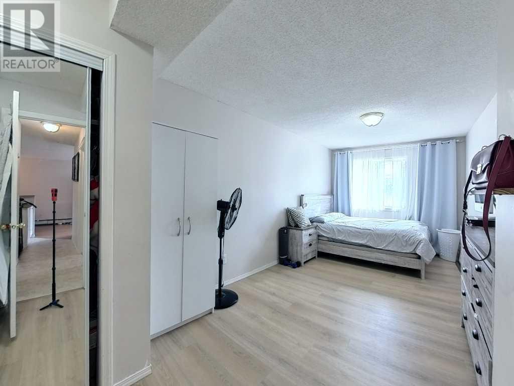 Single Family House for Sale in   Bowness Road NW Bowness Calgary 