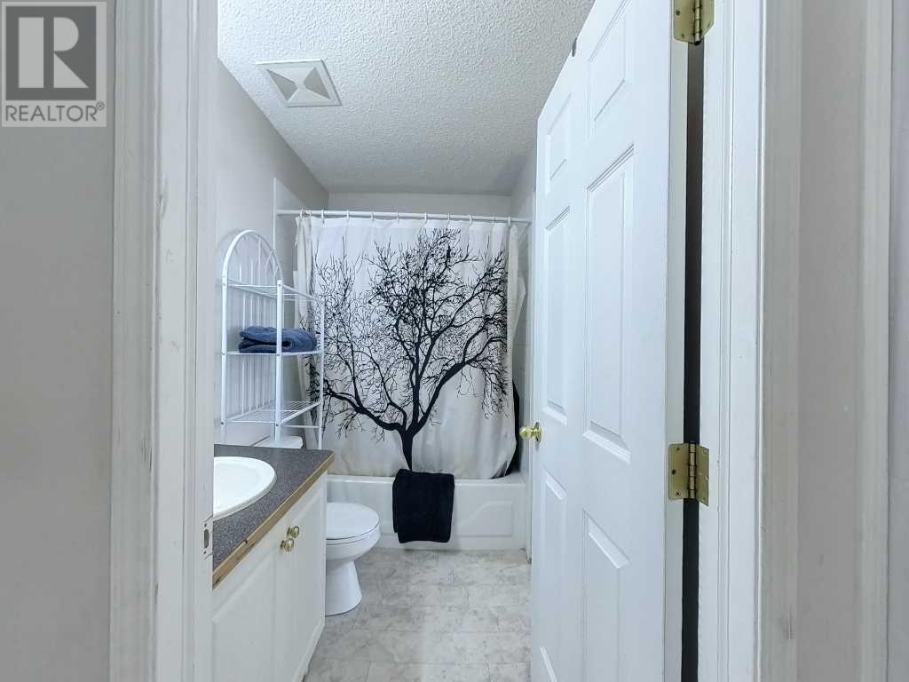 Single Family House for Sale in   Bowness Road NW Bowness Calgary 