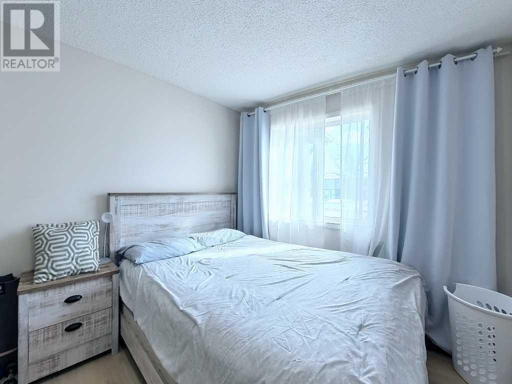 Single Family House for Sale in   Bowness Road NW Bowness Calgary 