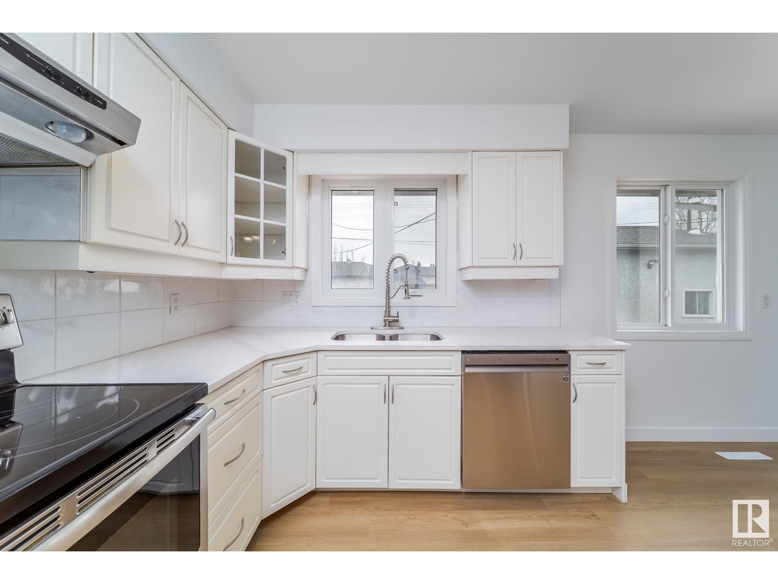 5107 103 AV NW, Edmonton