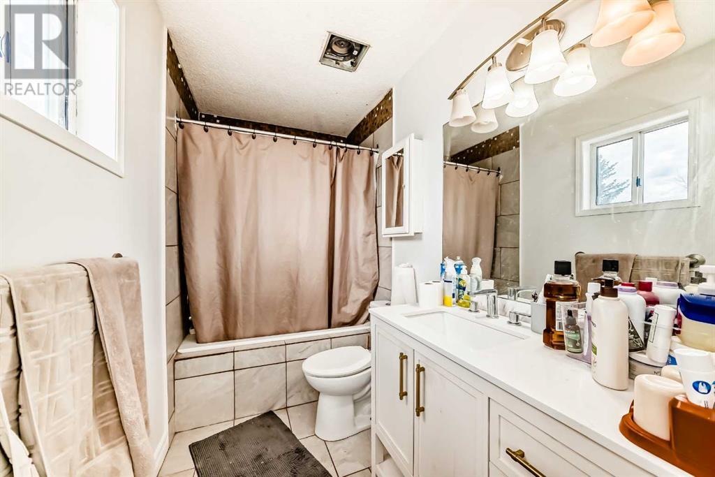 Single Family House for Sale in  Coventry Close NE Coventry Hills Calgary 